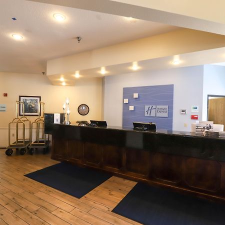 Holiday Inn Express St Ignace-Lake Central By Ihg Saint Ignace Buitenkant foto