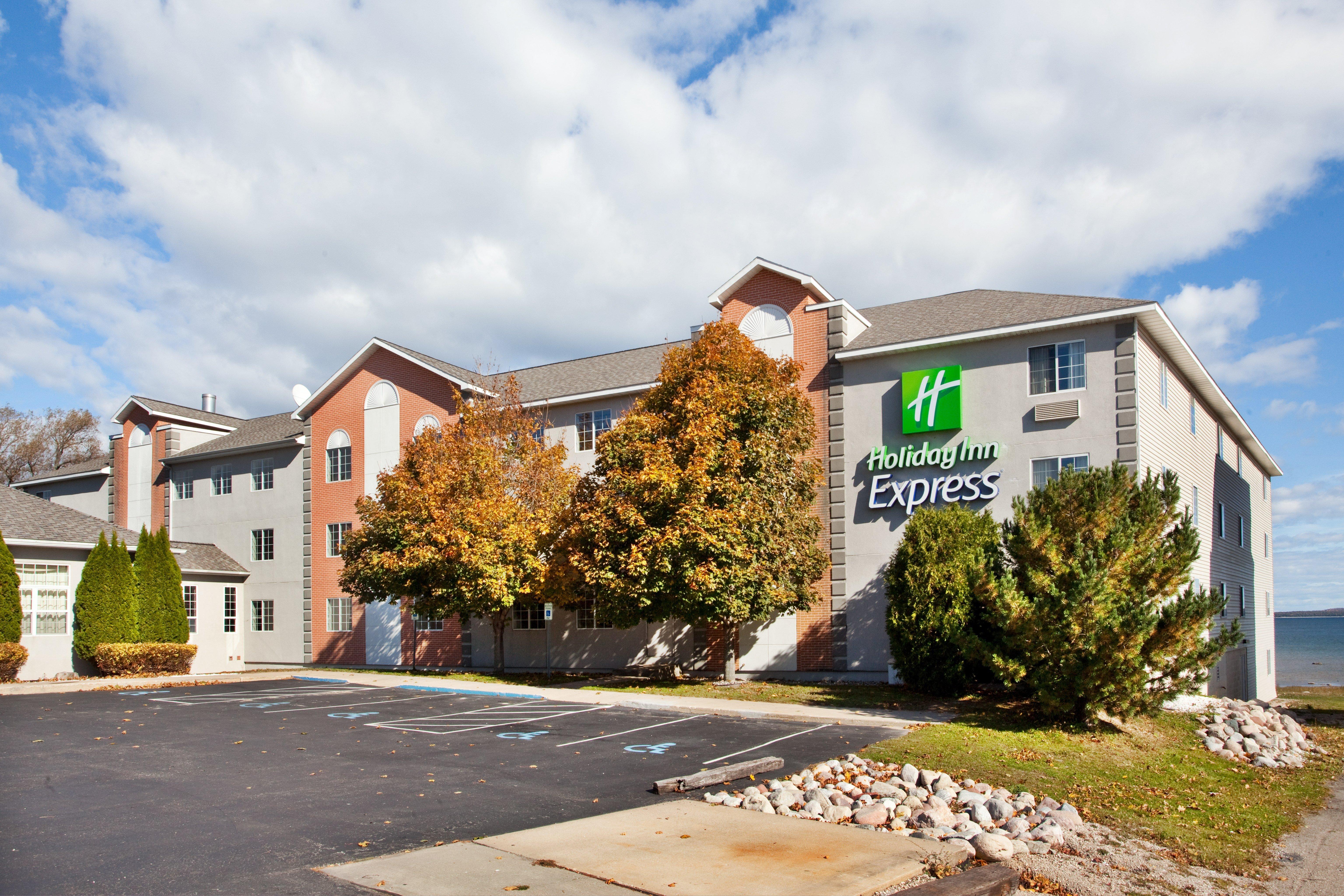 Holiday Inn Express St Ignace-Lake Central By Ihg Saint Ignace Buitenkant foto
