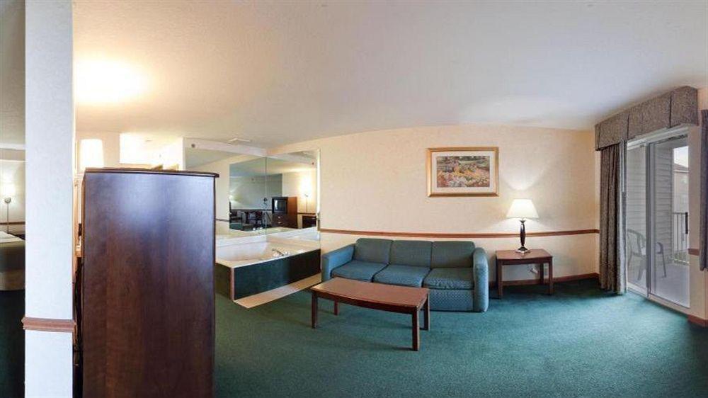 Holiday Inn Express St Ignace-Lake Central By Ihg Saint Ignace Buitenkant foto