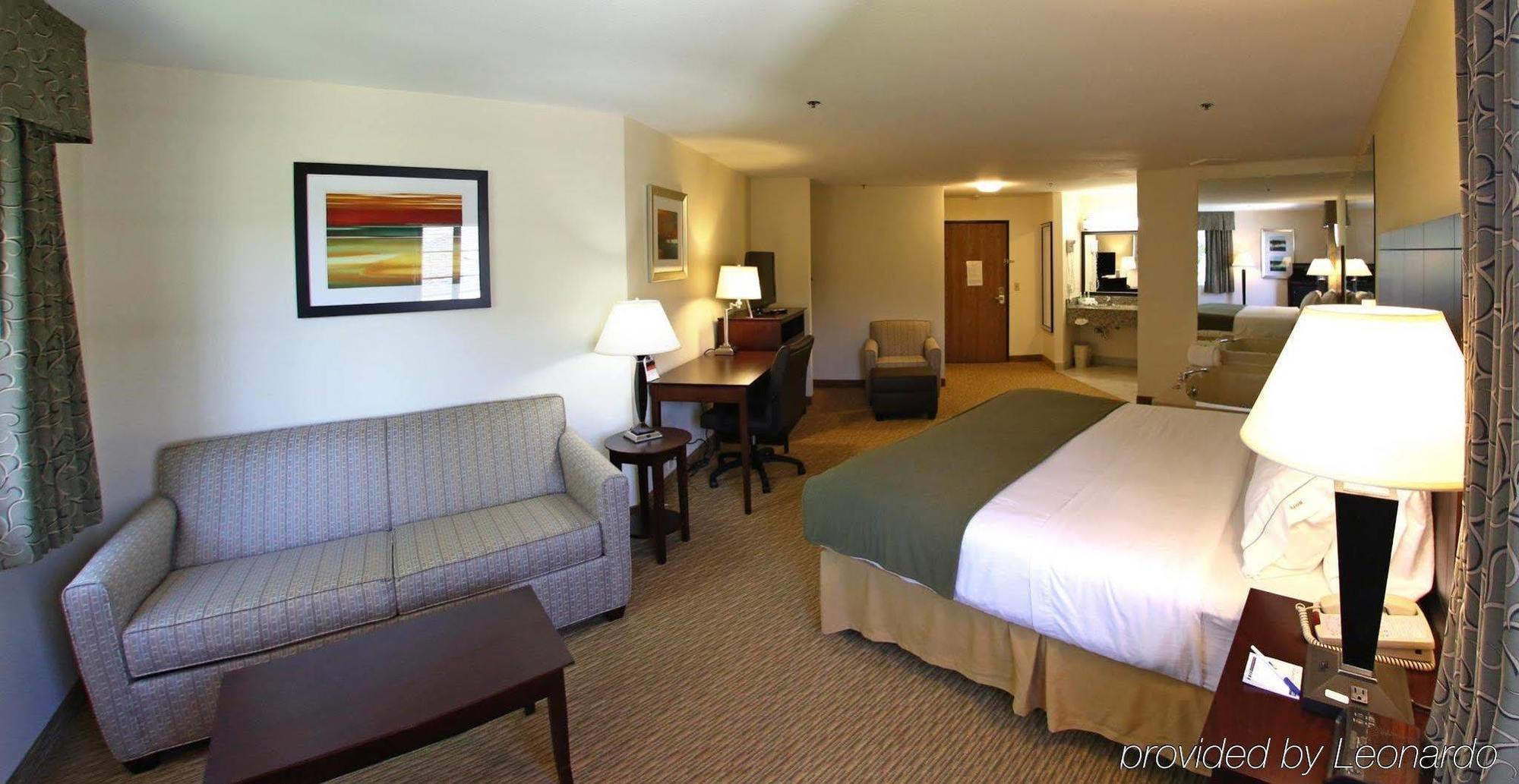 Holiday Inn Express St Ignace-Lake Central By Ihg Saint Ignace Buitenkant foto
